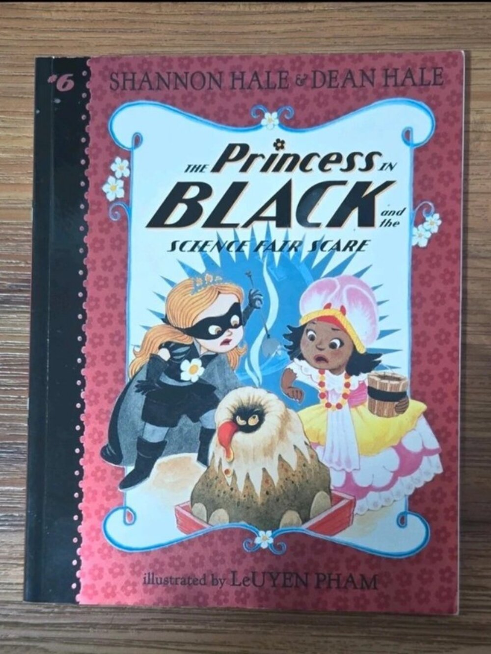 The Princess in Black and the Science Fair Scare by Hale & Hale, Paperback